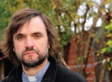 Padre Pepe: «La difusión de los sueldos de los sacerdotes fue una jugada política»