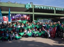 Aborto clandestino: Pañuelazo en el Hospital Belgrano