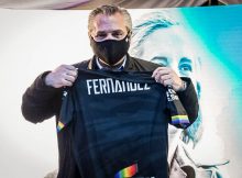 Alberto Fernández posó con la camiseta de Central Ballester
