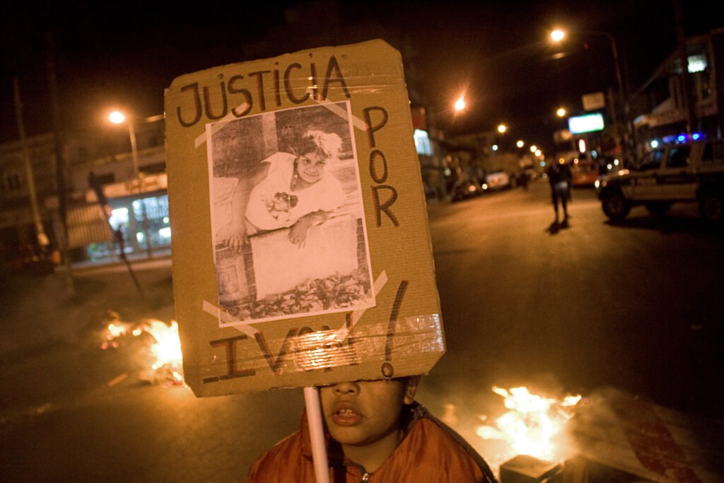 Octubre de 2013 protesta de familiares de víctimas del narcotráfico en la comisaría de José León Suárez.